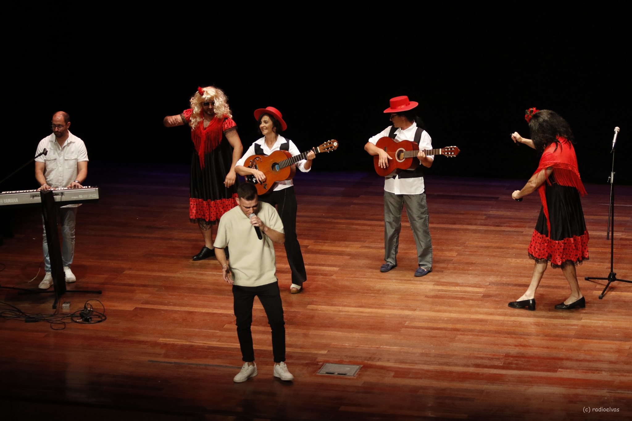 Francisco Sales apresenta “Fogo na Água” este sábado no CAEP